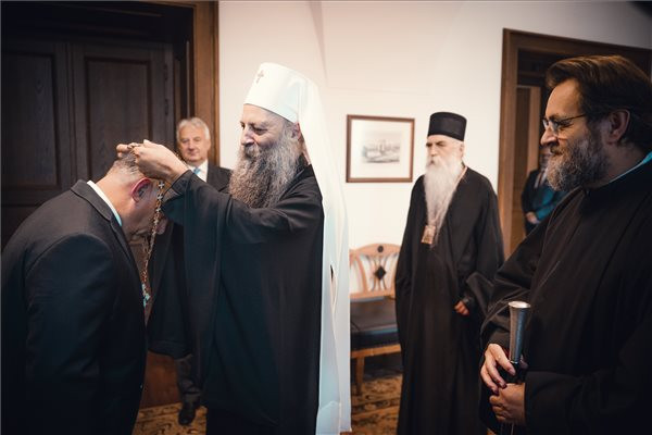 Fotó: Miniszterelnöki Sajtóiroda Kitüntette Orbán Viktort a szerb ortodox pátriárka