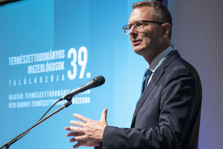 Fotó: MTI/Szigetváry Zsolt Rétvári: A közgyűjteményeknek az oktatásban is szerepet kell vállalniuk