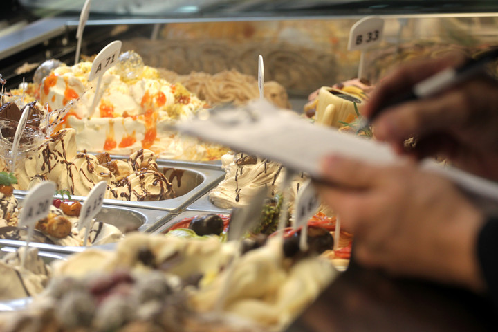 Bajban az olasz fagylaltozók