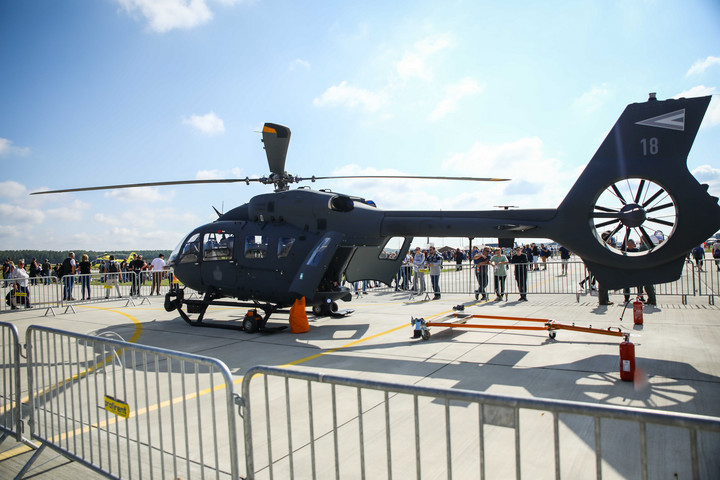 Fotó: Purger Tamás / MH Katonai helikopterek húznak el több magyar település felett