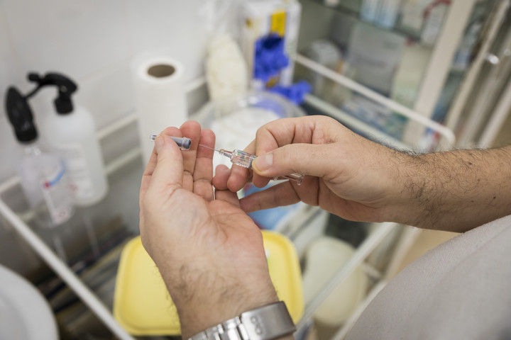 India és Kína jóváhagyta a világ első injekciómentes védőoltásainak használatát