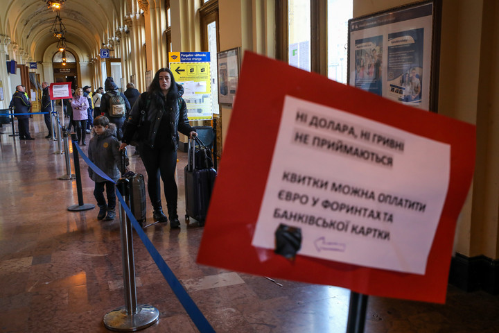 ORFK: Több mint 12 ezren érkeztek Ukrajnából szombaton