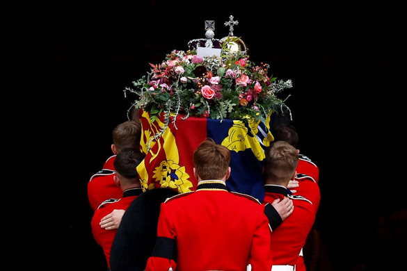 Még a londoni olimpiát sem biztosította annyi rendőr, mint II. Erzsébet királynő temetését