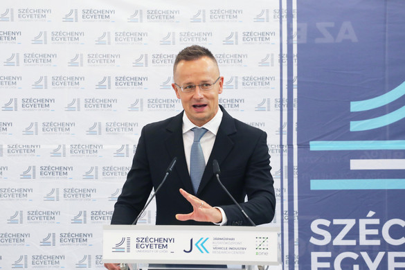 Szijjártó: Magyarország versenyképessége, jövője nagyban függ az egyetemektől