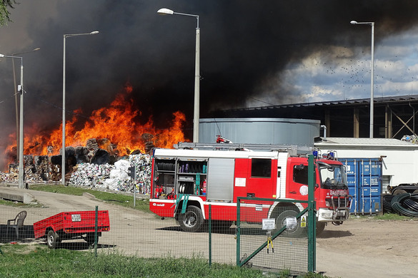 Eloltották a felgyői hulladékkezelőben keletkezett tüzet