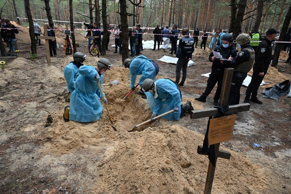 Hátrakötött kezű holttesteket találtak izjumi tömegsírban