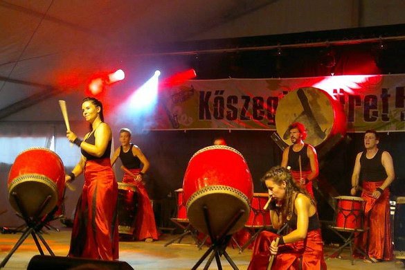 Jelmezes felvonulás és fúvószenekari találkozó is lesz a kőszegi szüreti vigasságokon