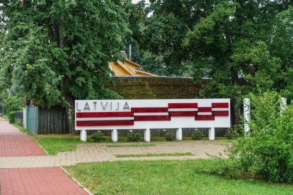 Lettország rendkívüli állapotot vezet be Oroszországgal közös határán