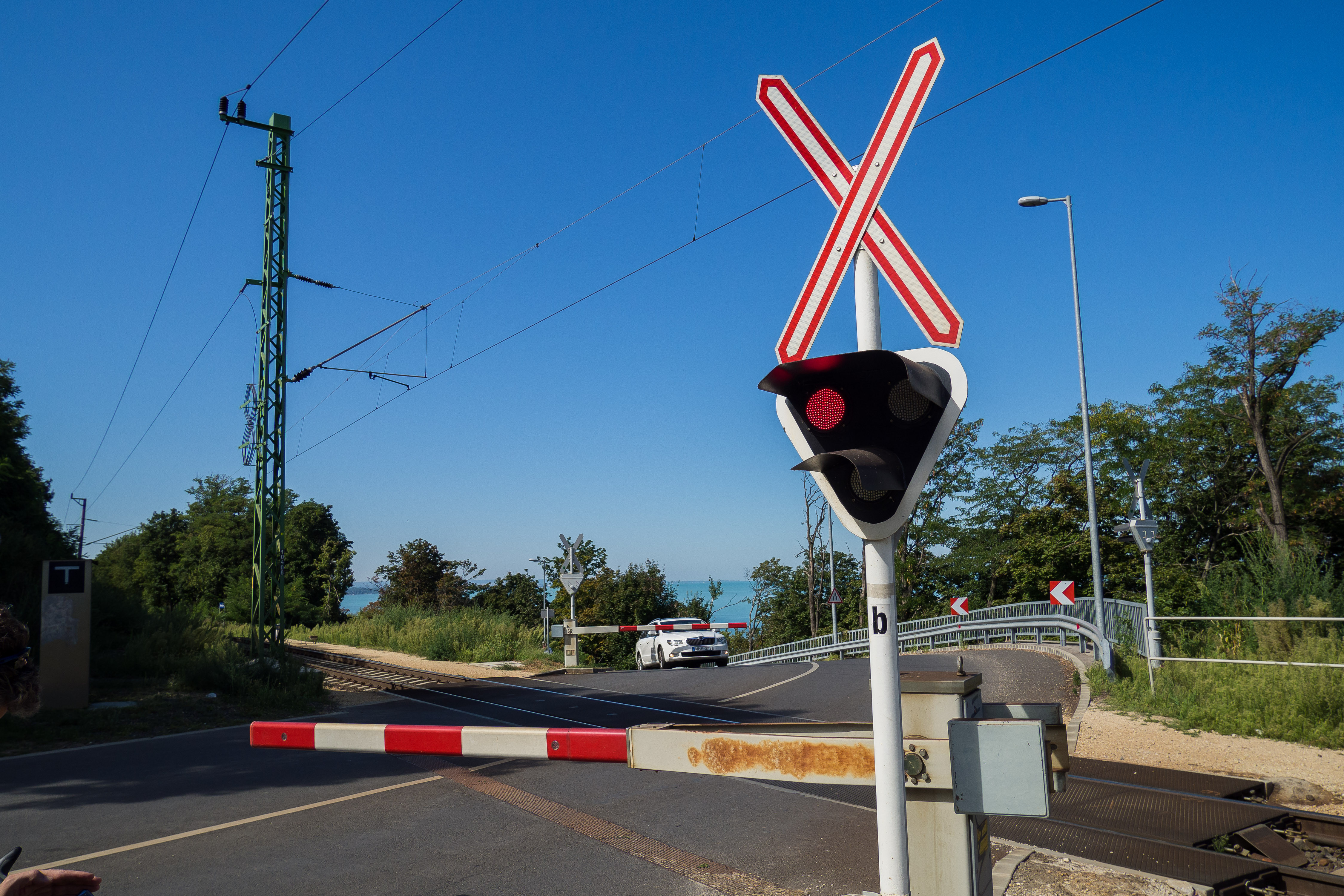 Ketten meghaltak egy vasúti balesetben Vásárosdombónál