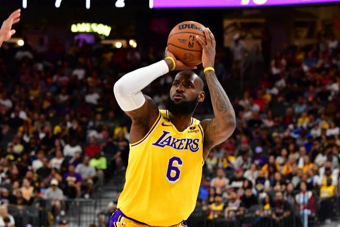 LeBron James: 2500 tripla az NBA-ben