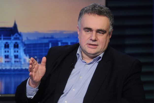 Fotó: MH Tomas Sakiewicz szerint a szabadságot meg kell védeni egyfelől Moszkva, másfelől Berlin és Brüsszel imperialisztikus kedvétől .