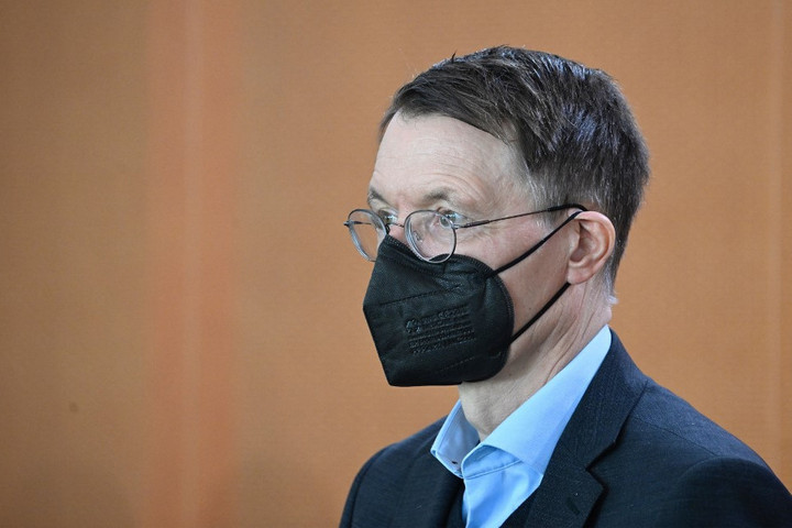 Németországban újra kötelező lehet a maszk