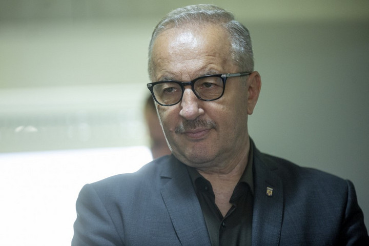 Mégis lemondott a román hadügyminiszter