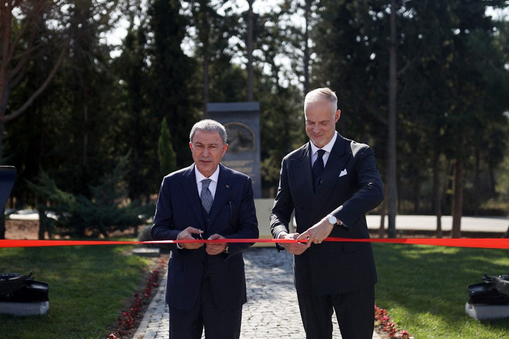 Fotó: Anadolu Agency/Anadolu Agency via AFP/Arif Akdogan Szalay-Bobrovniczky Kristóf emlékművet avatott Törökországban