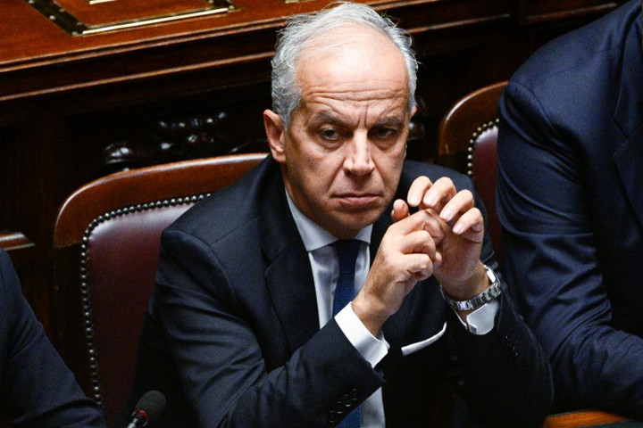 Matteo Piantedosi: Emberségre és szigorra is szükség van