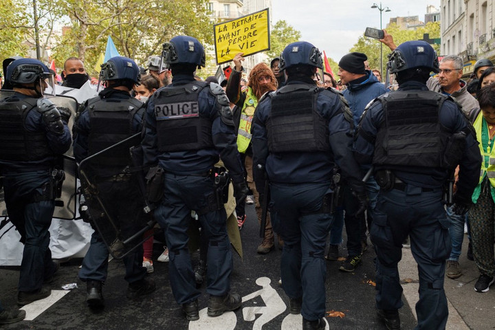 Igazoltatás közben lőtt és ölt egy párizsi rendőr