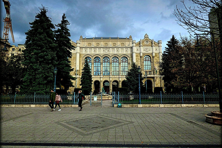 Budapest meg nem valósult épületeit bemutató kiállítás nyílt a Pesti Vigadóban