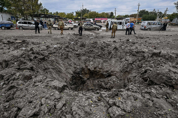Fotó: AFP/Genya Savilov Rakétatámadás érte Zaporizzsja városát, sokan meghaltak