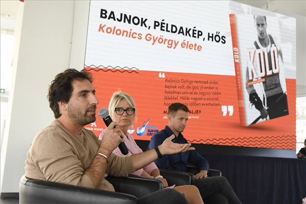 Könyv jelent meg Kolonics Györgyről