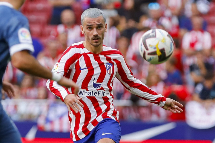 Antoine Griezmann marad gránátvörös-kékben