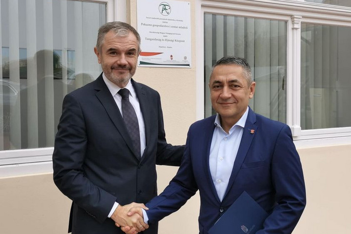 „A politikai szervezettség teheti sikeressé a magyar közösségeket”