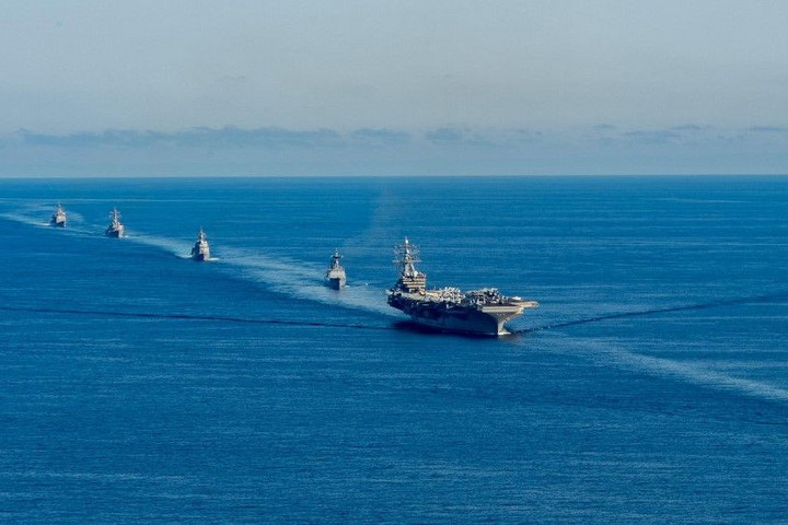 Amerikai és és dél-koreai hadihajók új gyakorlatot kezdtek