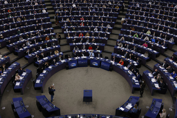 Magyarország hozzájuthat a zárolt uniós forrásokhoz
