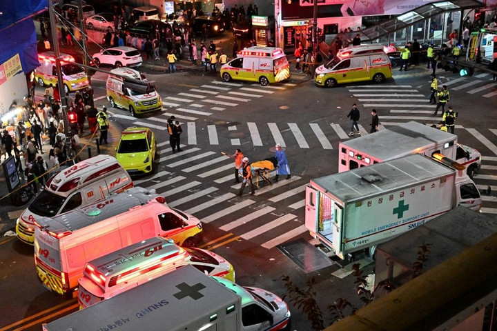 Fotó: AFP/Yelim Lee Legalább 146 halálos áldozata van egy halloweenbulinak