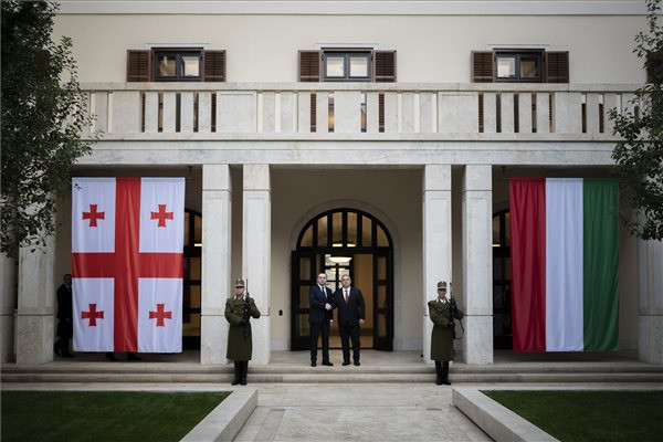 Orbán Viktor fogadta a georgiai kormányfőt