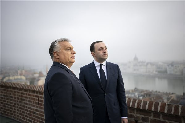 Orbán Viktor fogadta a georgiai kormányfőt