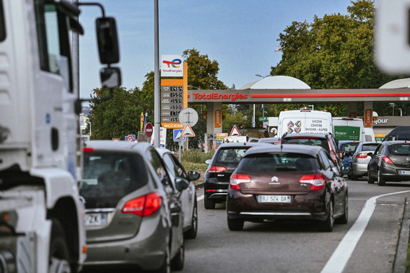 Üzemanyaghiány fenyeget Franciaországban