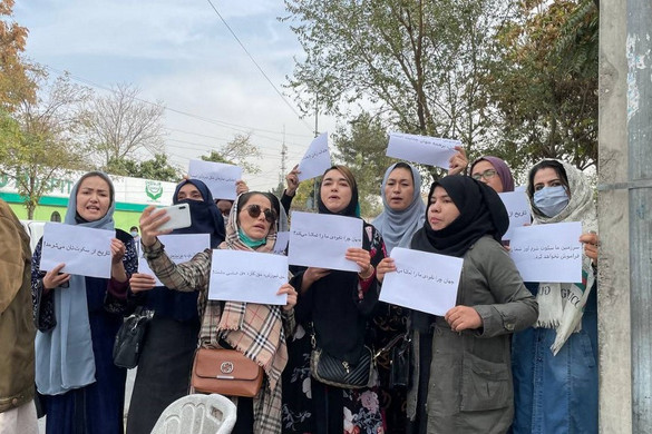 Nincs kegyelem Afganisztánban: Oktatásért tüntető nőket zavarták szét tálibok