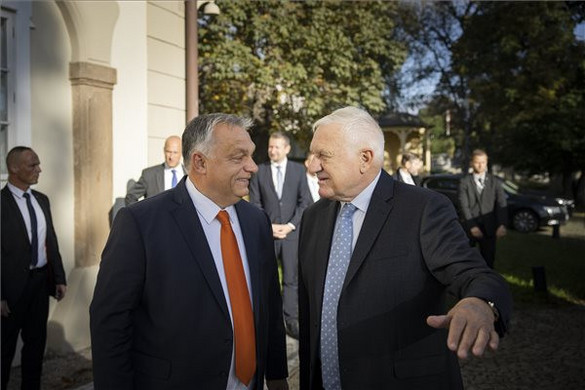 Orbán Viktor: Újra kell gondolni a szankciós politikát!