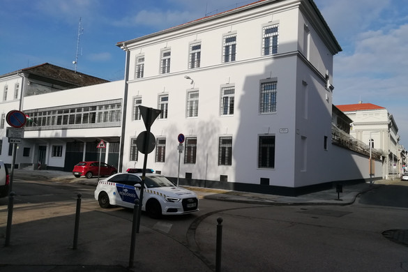 Migránsveszély: elbarikádozta magát egy embercsempész a győri börtönben
