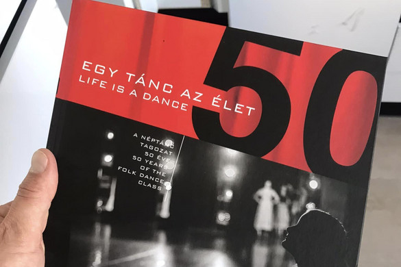 A táncművészeti egyetem néptánctagozatának 50 évét bemutató kötet jelent meg