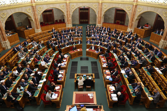 Ma dönthet az országgyűlés a kormány átalakításáról