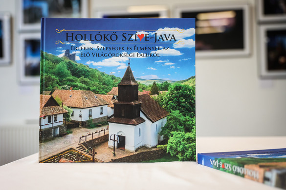 Hollókő 35 éve a világörökség része, fotóalbum jelent meg a jubileumra