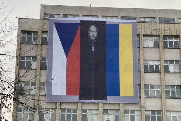 Morbid molinóval ünnepel a cseh belügy