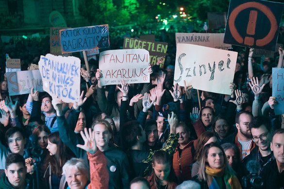 Szövetségesek egymás között: Hátrébb az agarakkal!