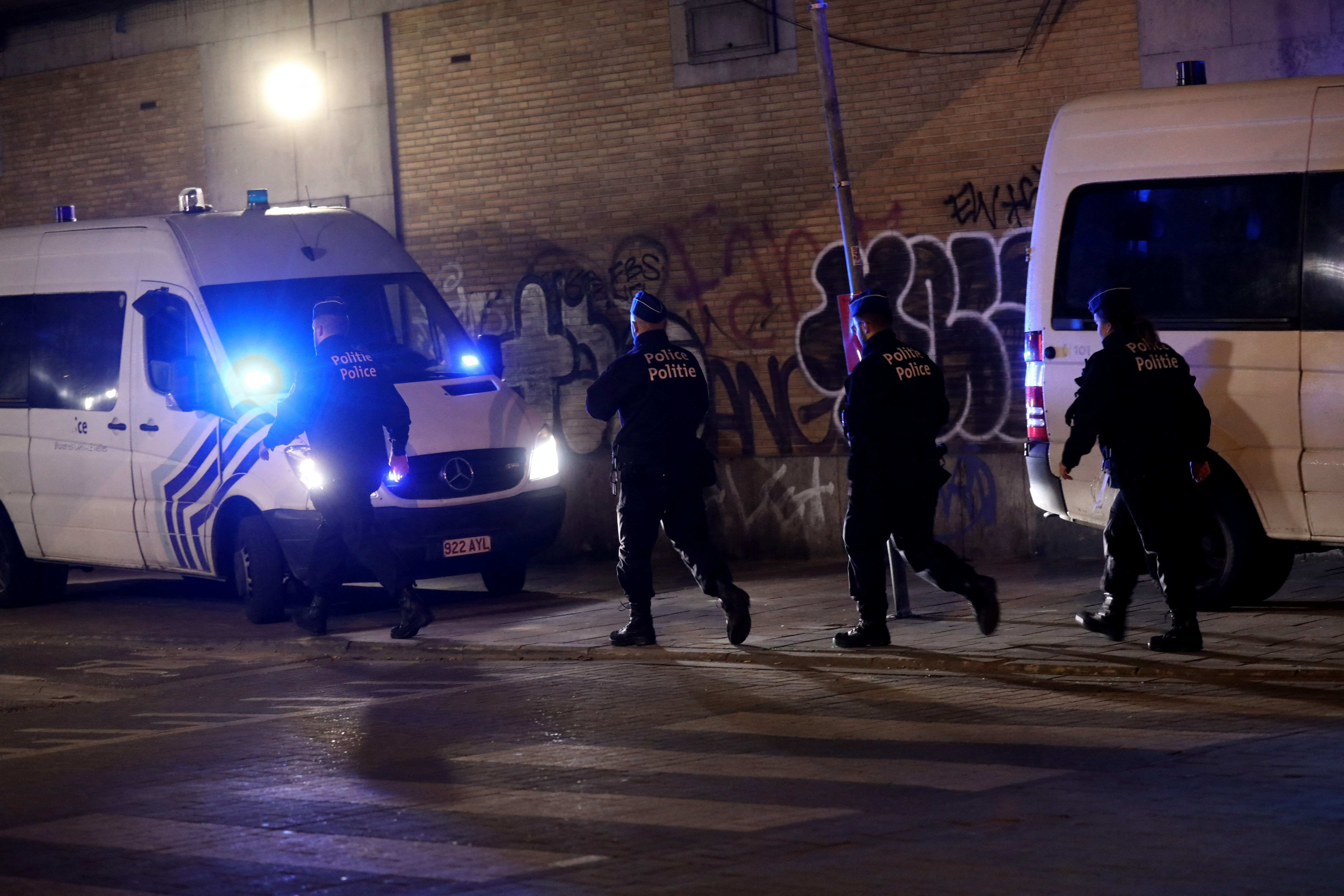Terrortámadás történhetett, rendőrökre támadtak Brüsszelben