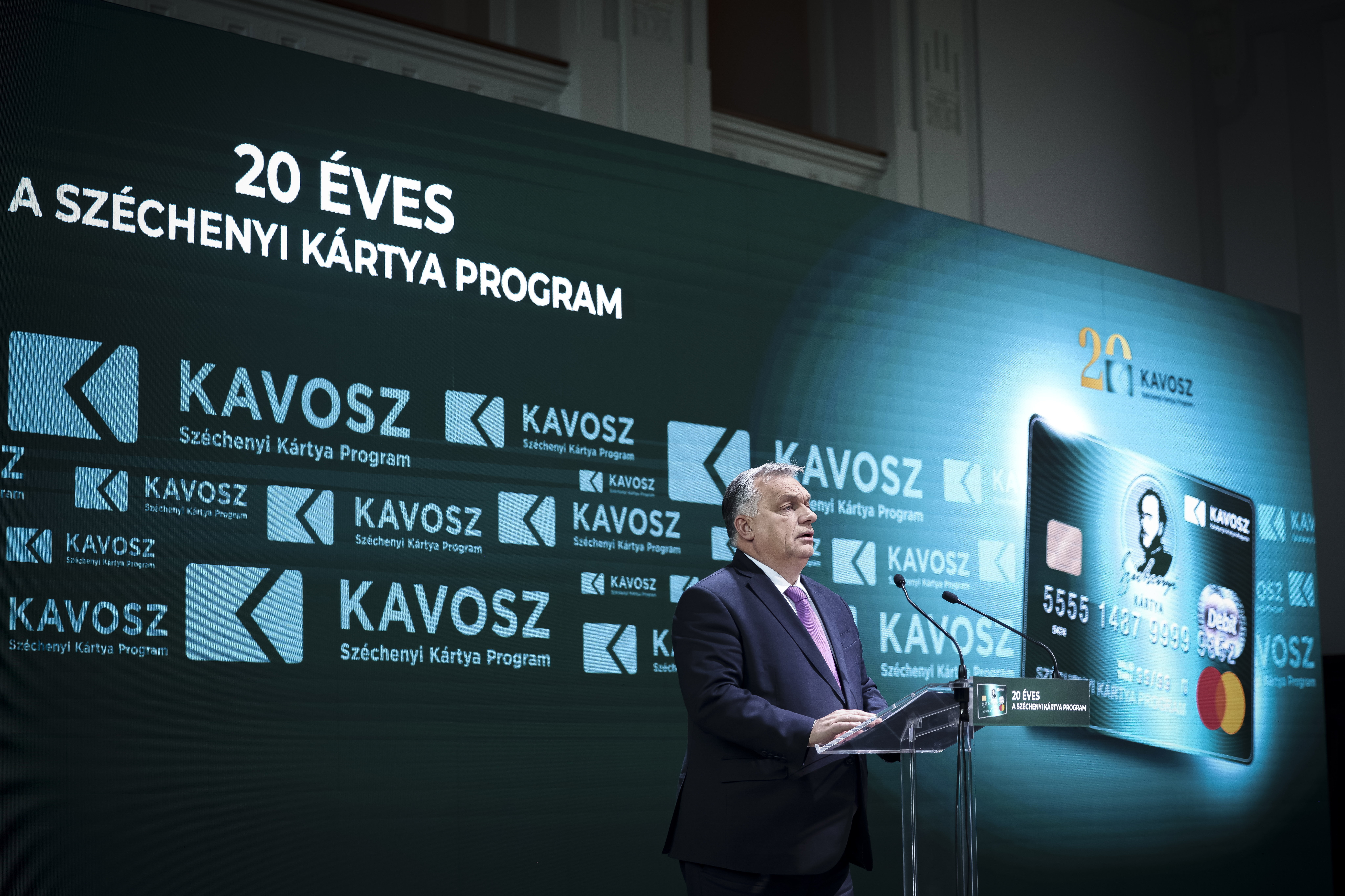 Orbán Viktor: 2023-ban 290 milliárd forinttal támogatják a Széchenyi Kártya Programot