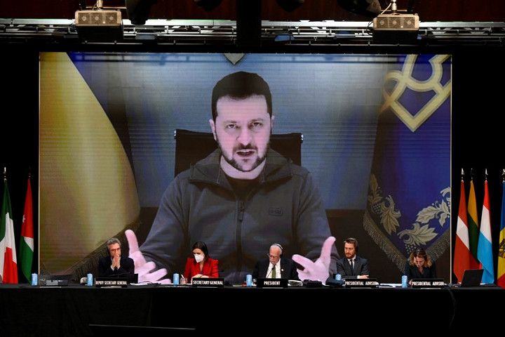 Fotó: AFP/Oscar Del Pozo Zelenszkij: A NATO-tagországok parlamentjei nyilvánítsák terrorista állammá Oroszországot