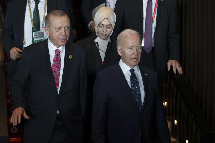Fotó: Murat Kula/AFP Erdogan és Biden kereskedelmi és biztonsági kérdésekről egyeztetett