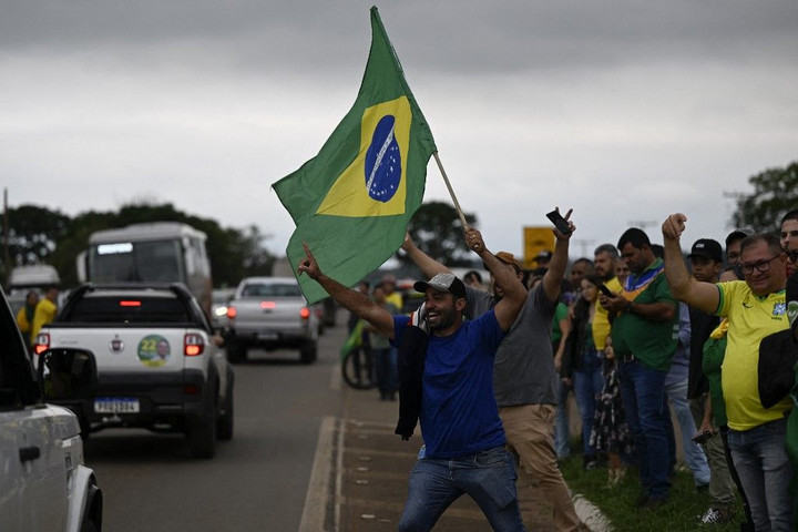 Bolsonaro az útlezárások feloldására szólította fel a tiltakozókat
