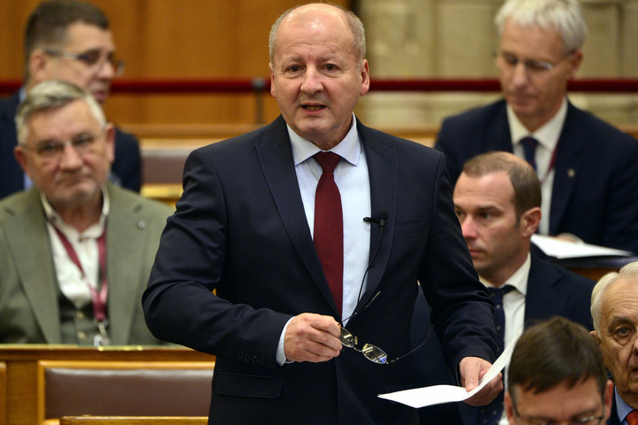 Fotó: MTI/Kovács Attila Simicskó: A háború helyett békére van szükség