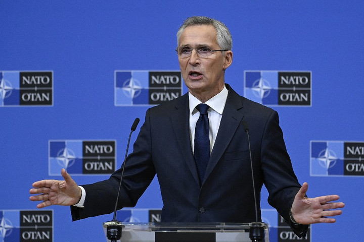 Emelné a védelmi kiadásokat a NATO-főtitkár