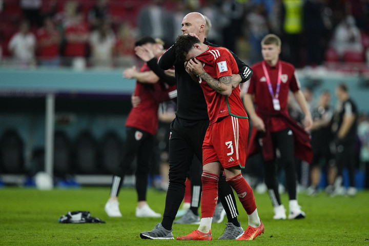 Átsírta a meccsnapot a gyászoló walesi hátvéd