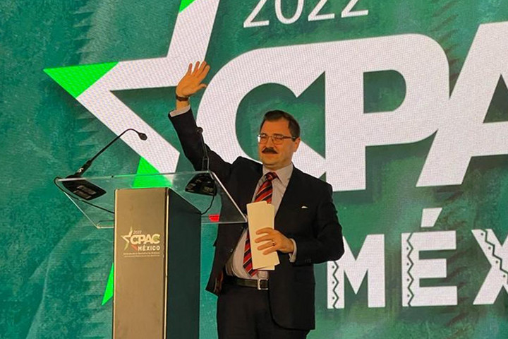 Szánthó Miklós: Magyarország azt üzeni, jobbra tarts!