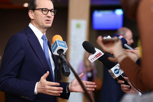 Morawiecki: A NATO az utolsó orosz katona Ukrajnából való távozásáig gyakorlatozik