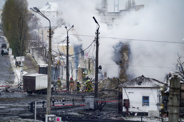 Zelenszkij: Az orosz erők lerombolták a kelet-ukrajnai Bahmut városát